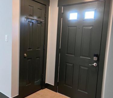 West End Apartamento | Spacious, Quiet, Near Zoo, Stadium & Family Spots