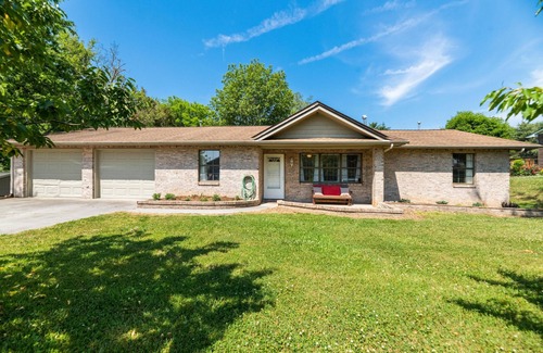 Kodak Casa | Spacious, quite neighborhood, clean and convenient