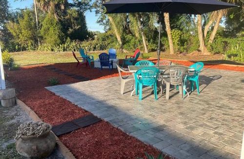 Melbourne Casa | Spacious ranch 10 min to beach/airport, pet friendly