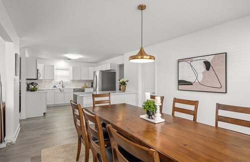 Lovington Casa | Spacious Ranch Home-5 BR, including 2 King Suites!
