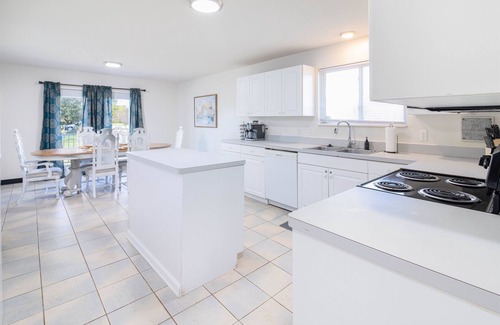 New Baltimore Casa | Spacious Ranch with 4BR/2BA – Prime Location