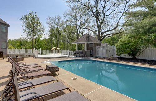 Amherst Casa | Spacious Refuge with Private Pool and Outdoor Bar!