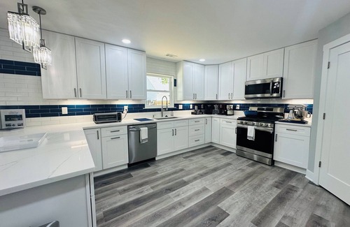 Willoughby Hills Casa | Luxury 4-5BR with WiFi, AC Near DT Willoughby, Cleveland, & Lake Erie