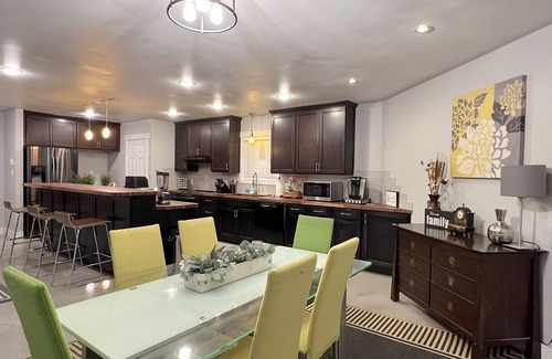 Everett Casa | Spacious remodeled rambler near Boeing and Amazon