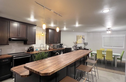 Everett Casa | Spacious remodeled rambler near Boeing and Amazon
