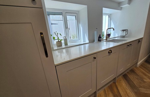 Addison Apartamento | Spacious & Renovated 1-bed Garden Flat in London