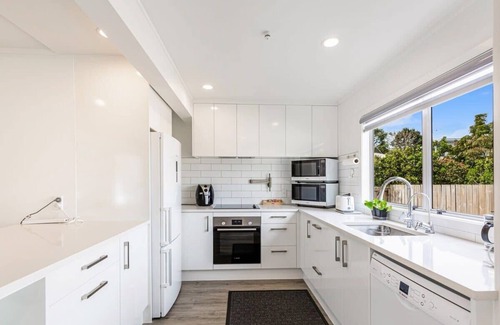 Greenlane - Ellerslie Casa | Spacious, freshly renovated 3BR Ellerslie unit!