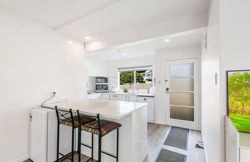 Greenlane - Ellerslie Casa | Spacious, freshly renovated 3BR Ellerslie unit!