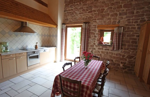 Taintrux Cabaña | Casa rural renovada con amplio jardín en entorno boscoso, cerca de Saint-Dié-des-Vosges