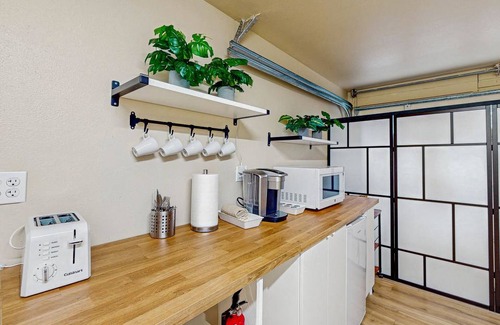 Atlantic Casa | Spacious Renovated Getaway Near Downtown Seattle & Stadiums
