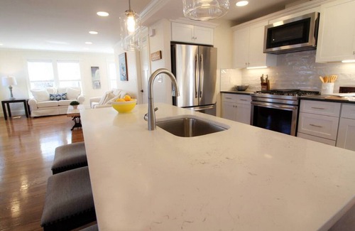 Somerville Condominio | Spacious Renovated Home Minutes to City w/Parking