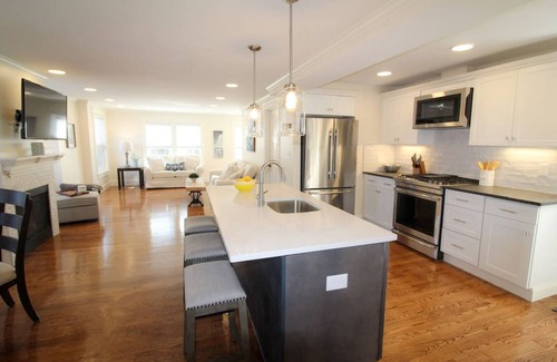 Somerville Condominio | Spacious Renovated Home Minutes to City w/Parking