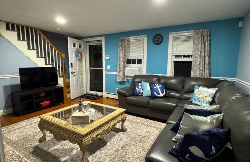 Sandwich Casa | SPACIOUS RENOVATED HOME in Historic Sandwich-MA CAPE COD