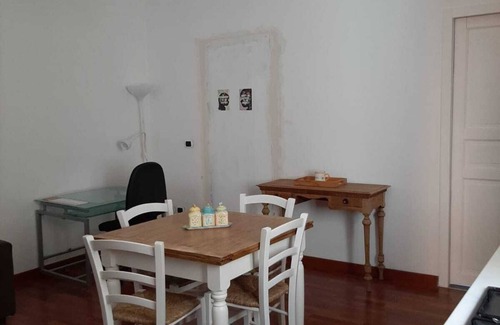 Castromediano Apartamento | Spacious renovated one-bedroom apartment