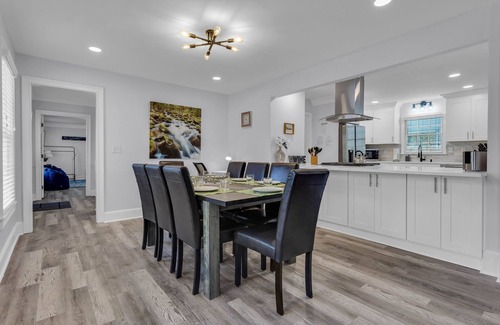 Lilburn Casa | Spacious renovated two-story home w/AirHockey,FoosballTable,HotTub &SUMMER:Pool