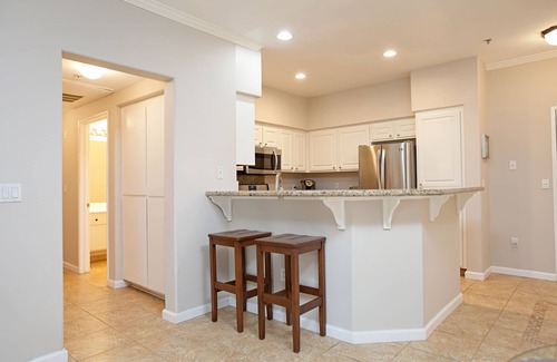 Scripps Ranch Condominio | Amplio complejo turístico condominio de 2bed / 2bath comunidad con garaje!
