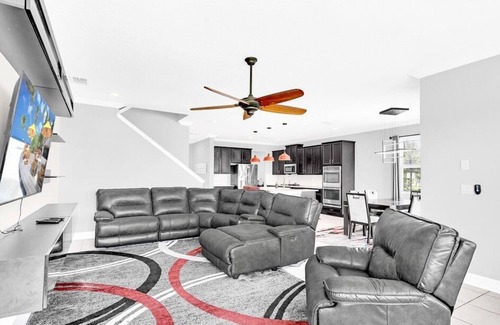 St Johns River Estates Casa | Spacious Resort-Style Getaway by St. Johns River!