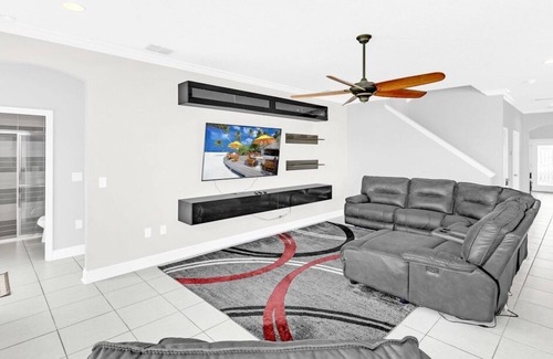 St Johns River Estates Casa | Spacious Resort-Style Getaway by St. Johns River!