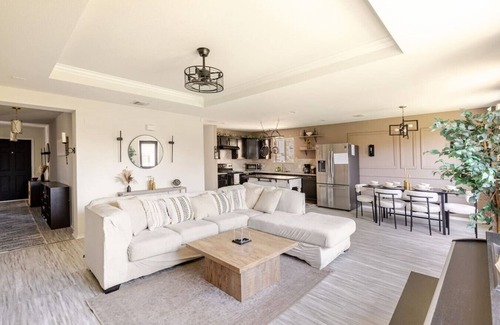 Fort Worth Casa | Spacious Retreat Hammock, Backyard Grill & Piano