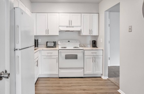 Wilmington Apartamento | Spacious Retreat I Balcony I Parking I Chateau