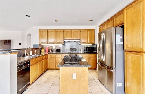 Pinole Casa | Spacious Retreat w/ Bay Views Near San Francisco!