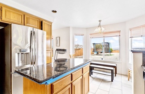 Pinole Casa | Spacious Retreat w/ Bay Views Near San Francisco!