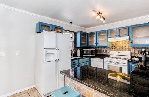Wichita Casa | Spacious Retreat with great yard 4bd/3bth