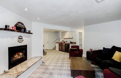 Wichita Casa | Spacious Retreat with great yard 4bd/3bth