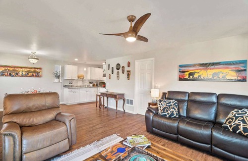 Olympia Casa | Spacious Retreat with Hot Tub, Patio, & King Bed