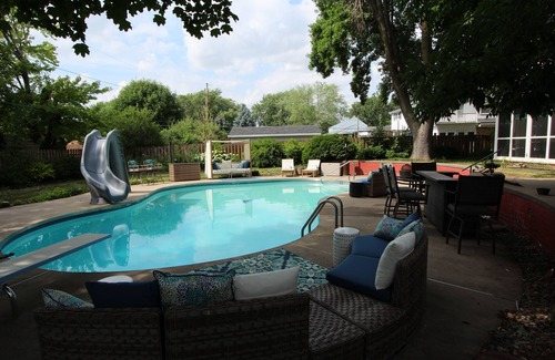 Oshkosh Casa | Spacious Retreat with Inground Pool - Perfect for EAA & Summer Getaways!