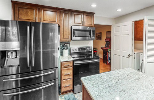 Southeast Bend Casa | Spacious retreat with private hot tub, dog-friendly, arcade