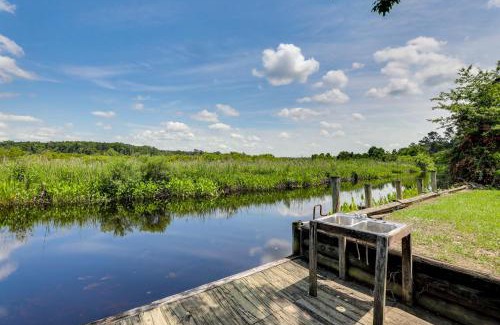 Jacksonboro Casa | Spacious Riverfront Cottage with Dock in Green Pond!
