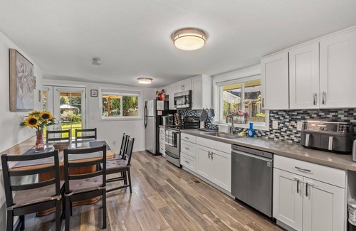 Tukwila Casa | Spacious🔥RiverFront Family GetAway🔥 near Golf Course, 9 mins to SeaTac Airport