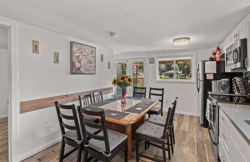 Tukwila Casa | Spacious🔥RiverFront Family GetAway🔥 near Golf Course, 9 mins to SeaTac Airport