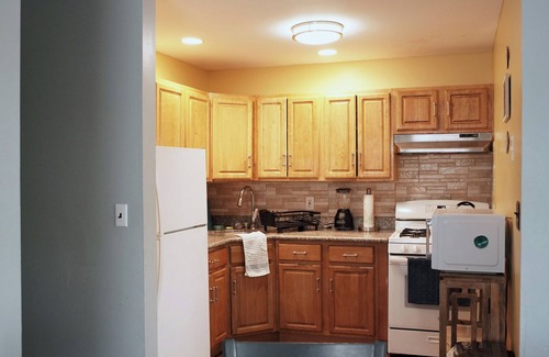 Arverne Apartamento | Spacious Rockaway Retreat Surf & WFH-Ready3-BR apartment in charming Queens