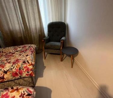 Cribbs Causeway Casa | Spacious Room In a Flat Near Southmead Hospital