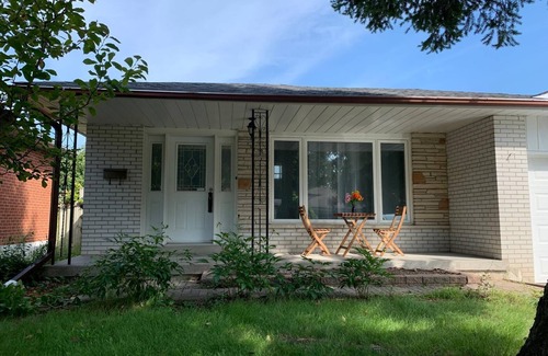Agincourt Casa | Spacious room near Agincourt Go