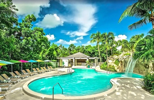 Rock Harbor Hotel | Spacious Room w/ Private Beach Access & Tranquil Garden Surroundings