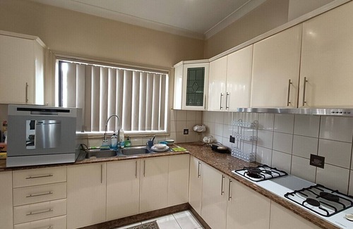 Merrylands Casa | Spacious Room with Balcony
