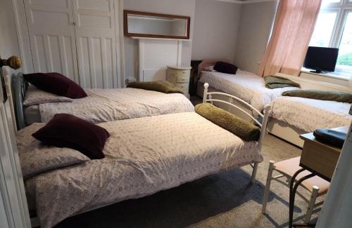 Ashburton Casa | Spacious Room with Garden in Croydon London