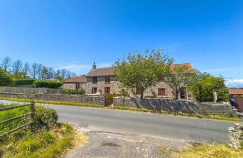 Kewstoke Casa | Spacious-Rustic Cottage-Dog Friendly-w log burner