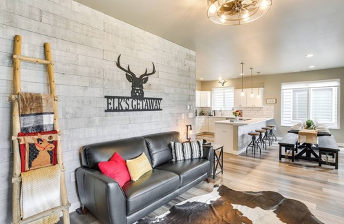 Spearfish Casa | Spacious, Rustic Spearfish Home: Walk to Downtown!