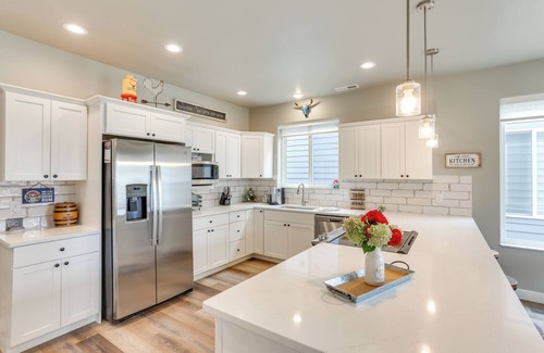 Spearfish Casa | Spacious, Rustic Spearfish Home: Walk to Downtown!