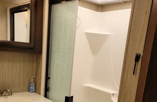 La Follette Casa | Spacious RV near ATV trails