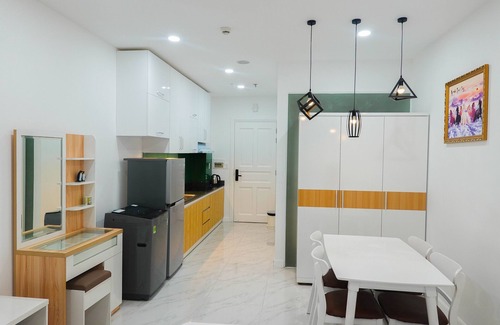 Phu Hai Beach Apartamento | Spacious Studio Apartment w/ Balcony and Sea View - Free Parking, Private Beach,