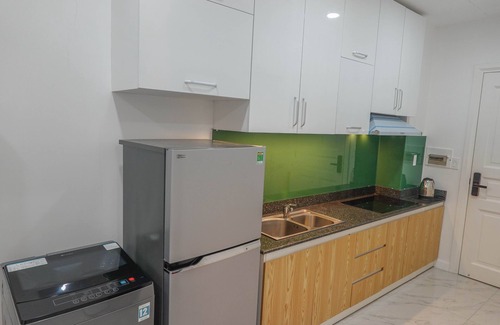 Phu Hai Beach Apartamento | Spacious Studio Apartment w/ Balcony and Sea View - Free Parking, Private Beach,