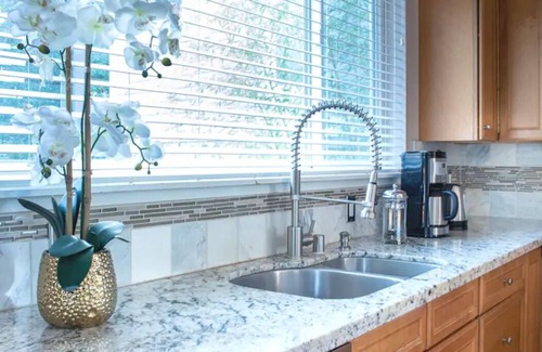 Brighton Casa | Spacious Seattle Duplex Home for Families and Pets!