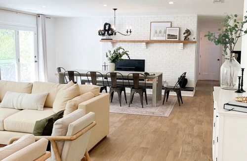 Alexander Casa | Spacious secluded home15 minutes from Downtown Ashville! Best of both worlds