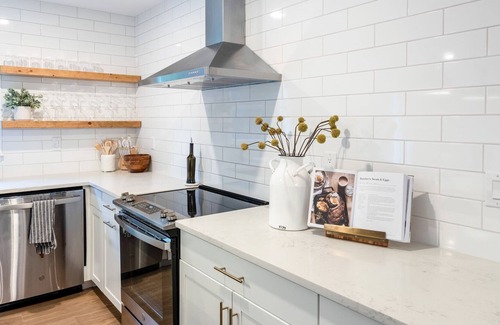 Alexander Casa | Spacious secluded home15 minutes from Downtown Ashville! Best of both worlds