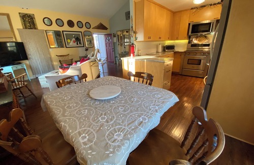 Mesa Verde Casa | Spacious, secure, quiet. Sleeps 4. Private yards, off-street parking. Pets ok.